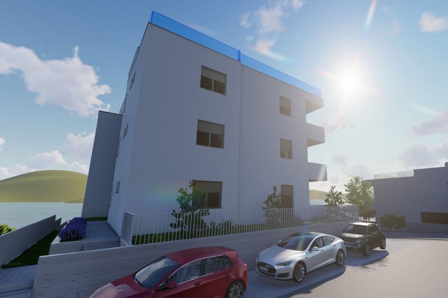 Apartment house with parking spaces and sea views