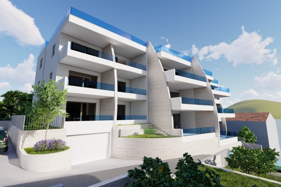 Newly built apartments with terraces and gardens
