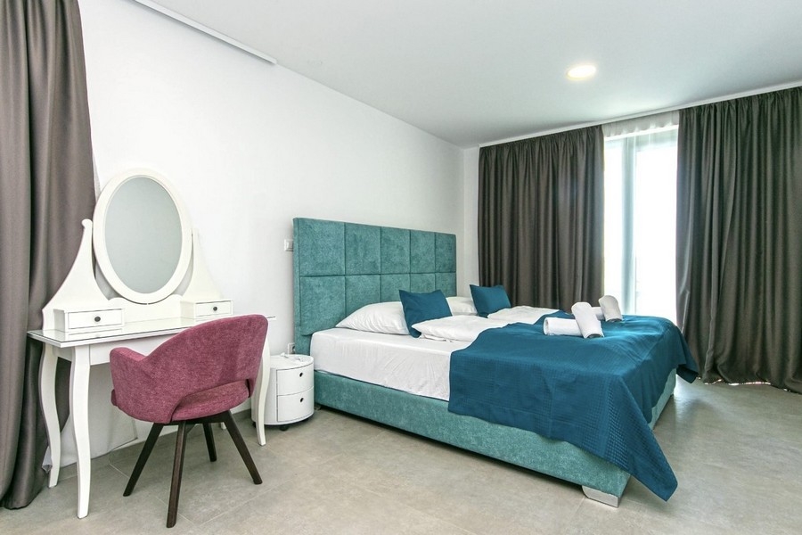 Spacious bedroom with dressing table
