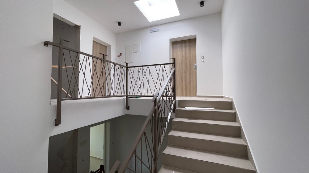 Staircase with railing