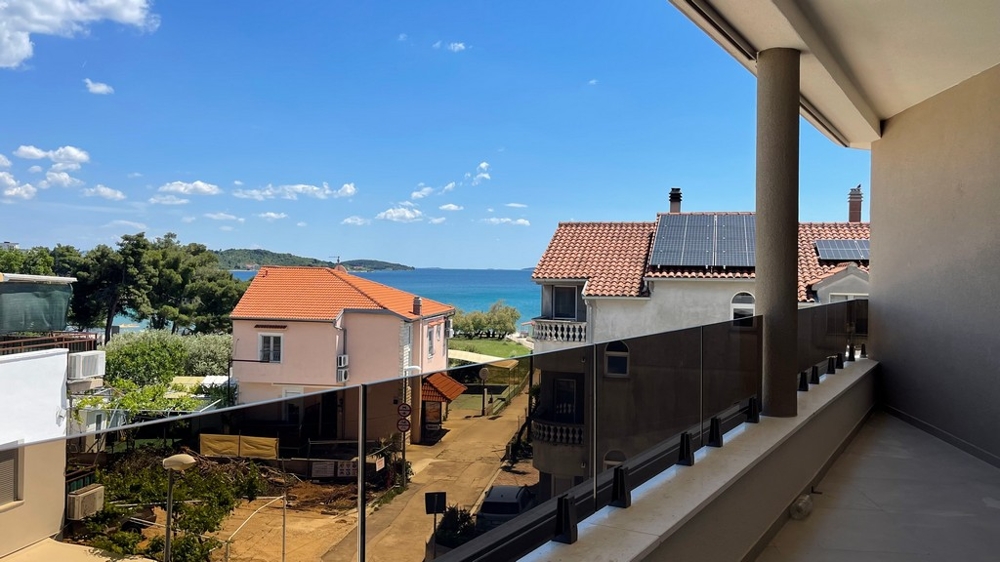 Covered terrace with sea views
