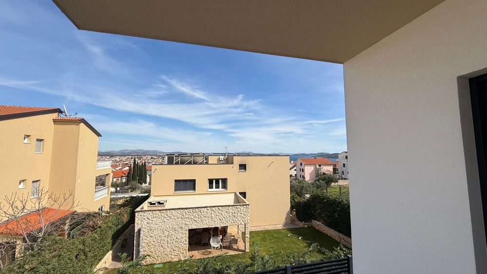 Terrace overlooking the residential area and the sea