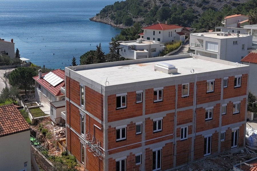 New building with sea views in Rogoznica