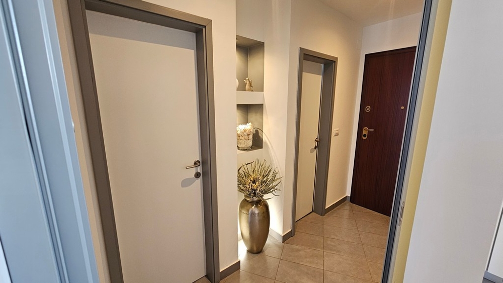 Entrance area of ​​the apartment in Novigrad