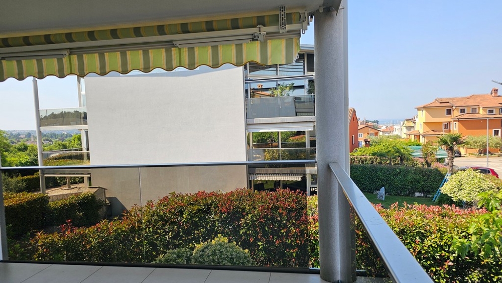 Modern apartment with sea views in Novigrad Croatia