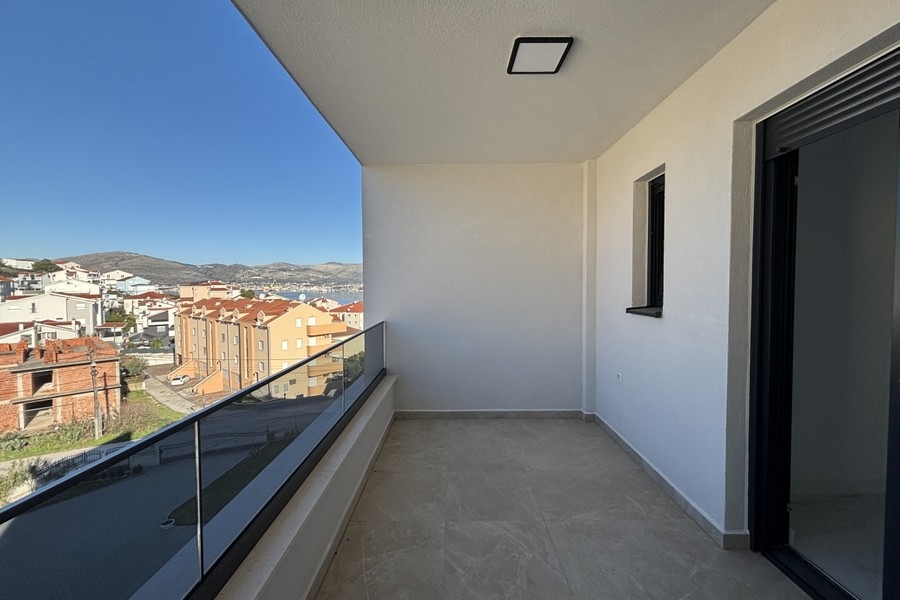 Terrace with a view of the surrounding area