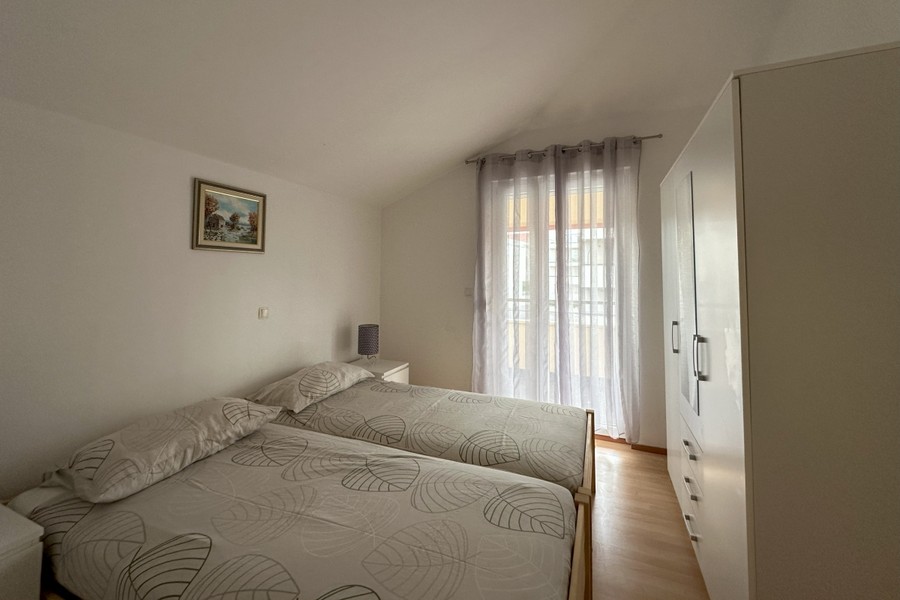 Bedroom with double bed