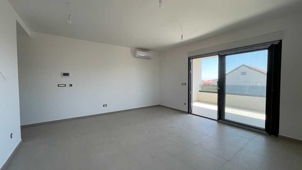 Living room with access to the terrace