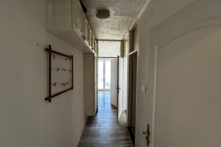 Hallway with fitted wardrobes and wardrobe in Croatia