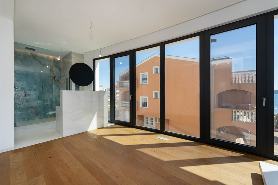 Room with floor-to-ceiling glazing