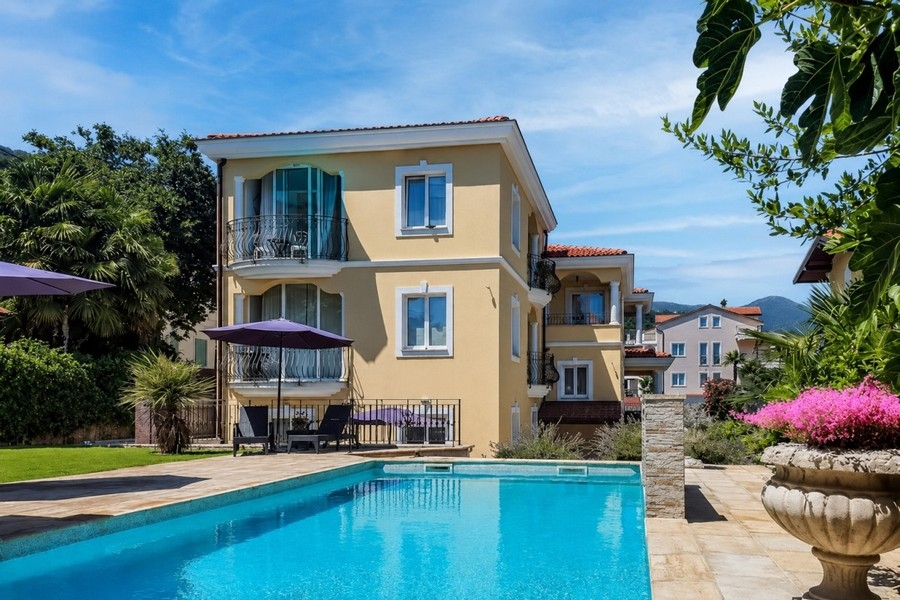 Villa with pool and garden in Croatia