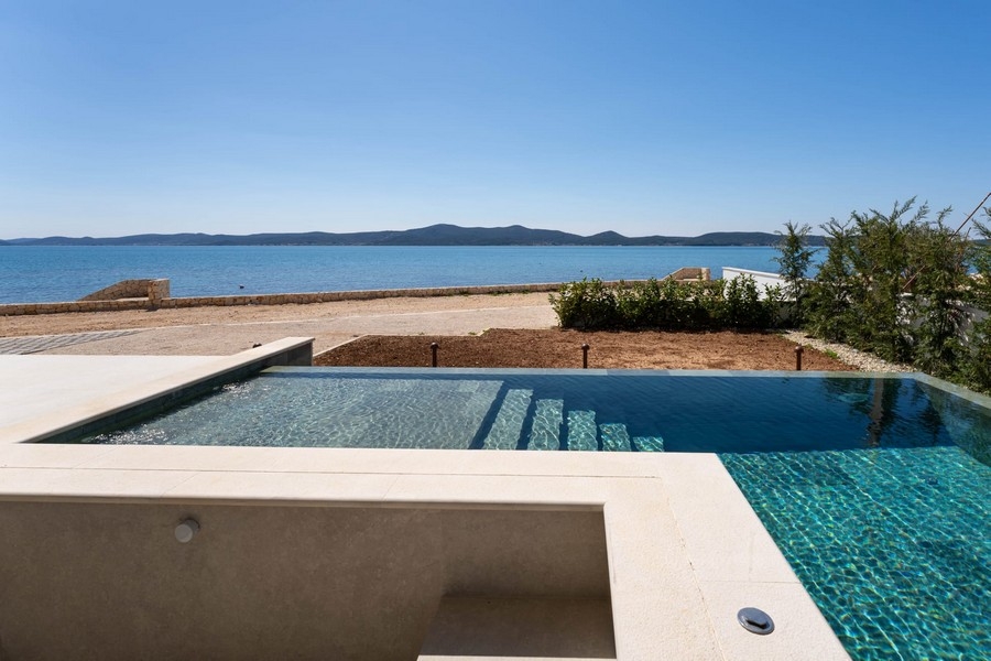 Pool overlooking the sea in front of Sukosan