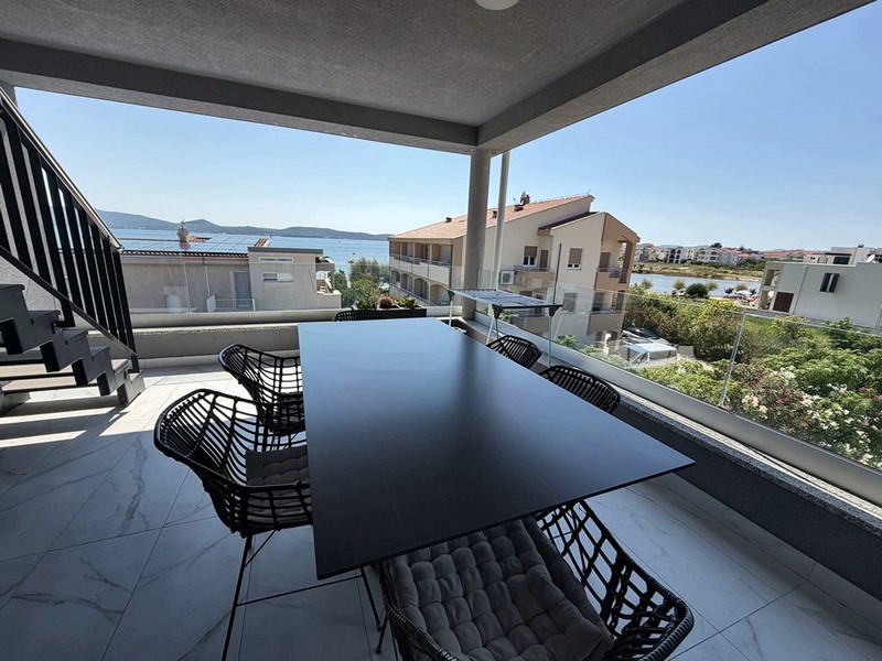 Covered terrace with sea views