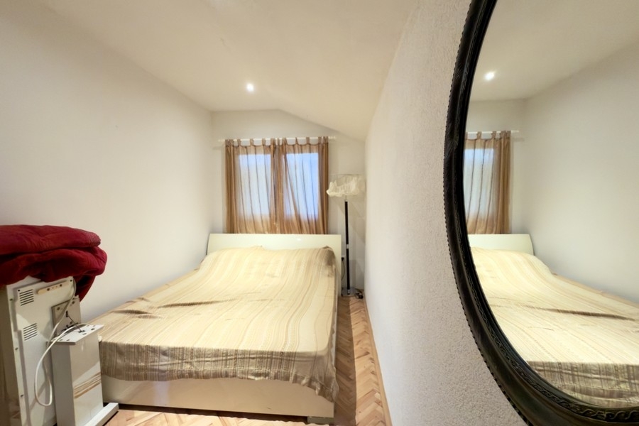 Bedroom with double bed