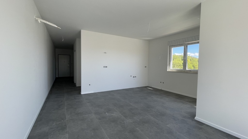 Bedroom with window and balcony door, maisonette apartment A4073 in Tribunj