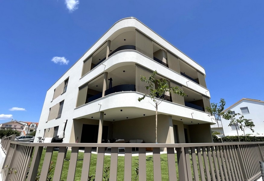 Newly built residential building with elevator in Vodice