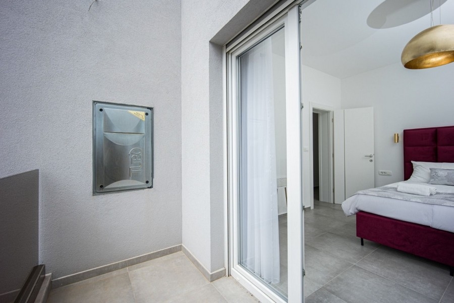 Hallway with a view into the bedroom