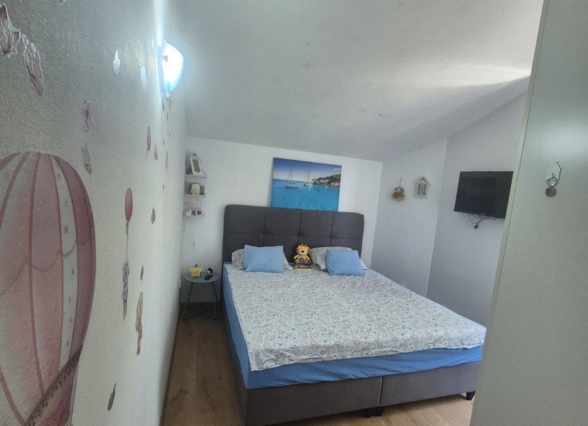 Bedroom with double bed