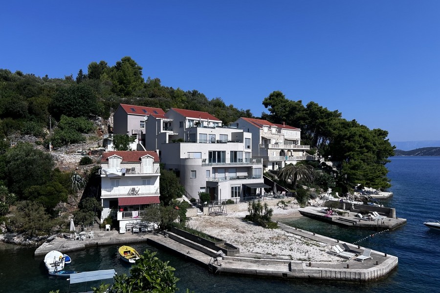 Modern residential building right on the bay, Racisce on Korcula