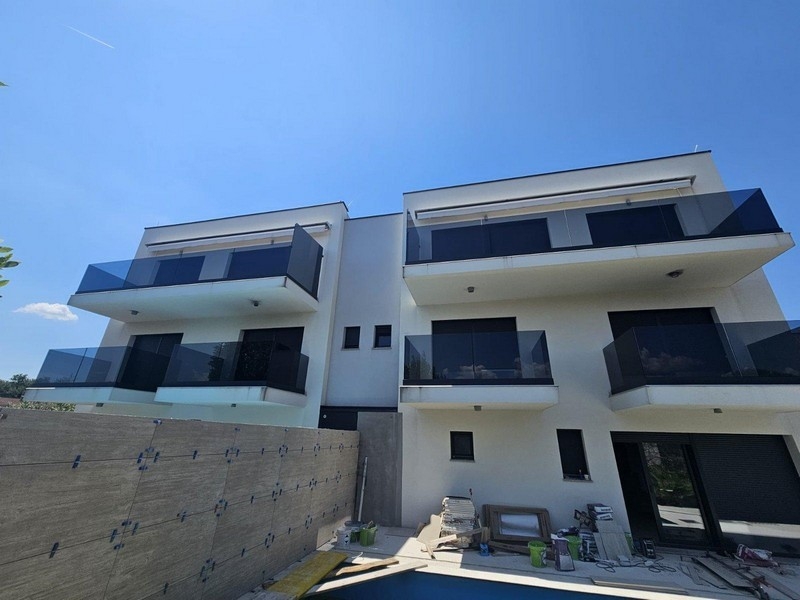 Villa with flat roof and balconies in Malinska on Krk