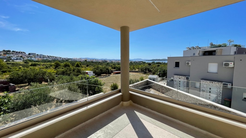 Covered terrace with sea views of the new apartment A4106 in Tribunj