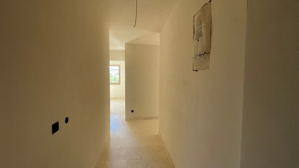 Hallway of apartment A4106 with access to the rooms