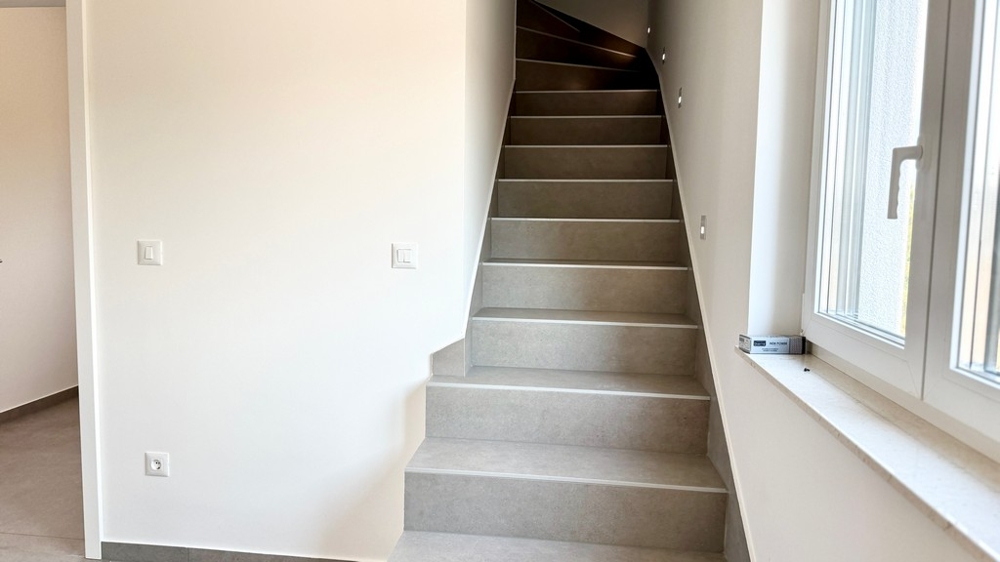 Internal stairs to the roof terrace in apartment A4107 in Vodice