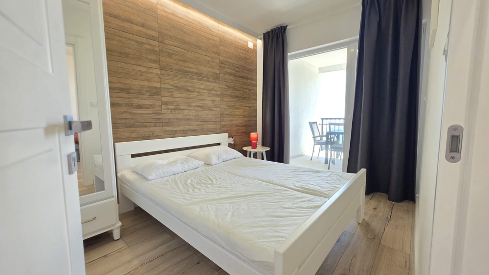 Bedroom with double bed