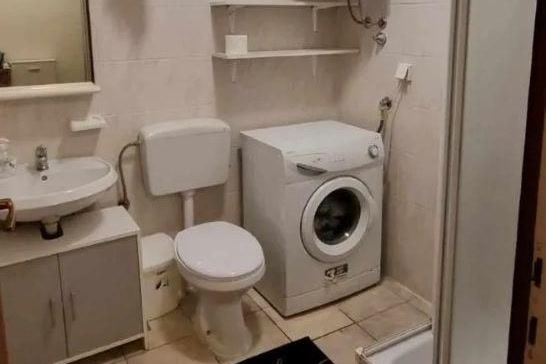 Bathroom with washing machine - apartment A4115