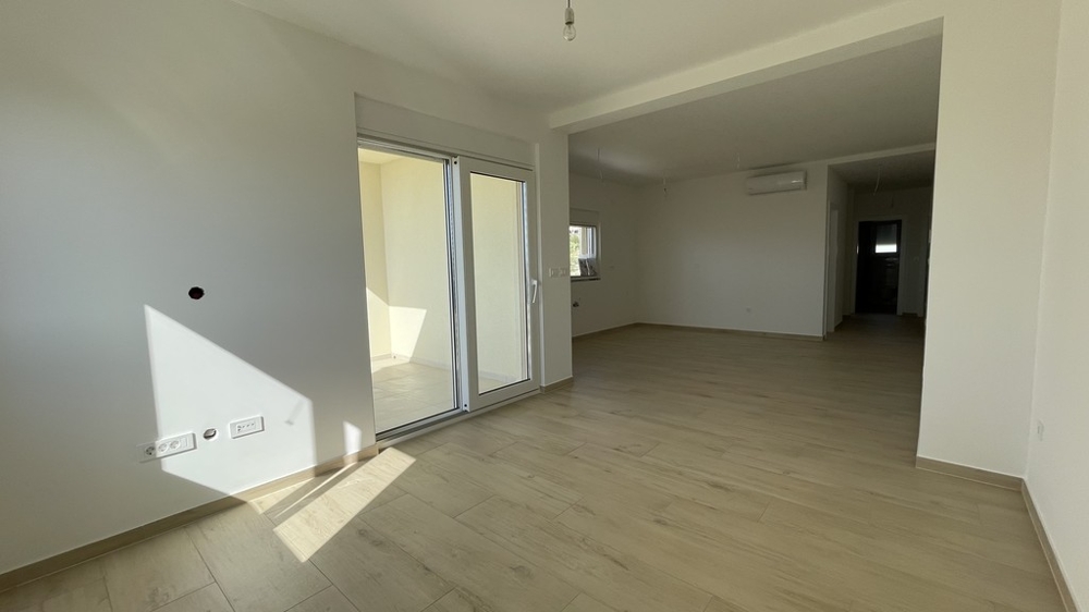 Living area with patio door, new apartment in Vodice