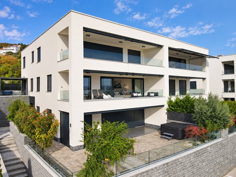 Buy an apartment in Croatia - Apartment with terrace and sea view in Dramalj