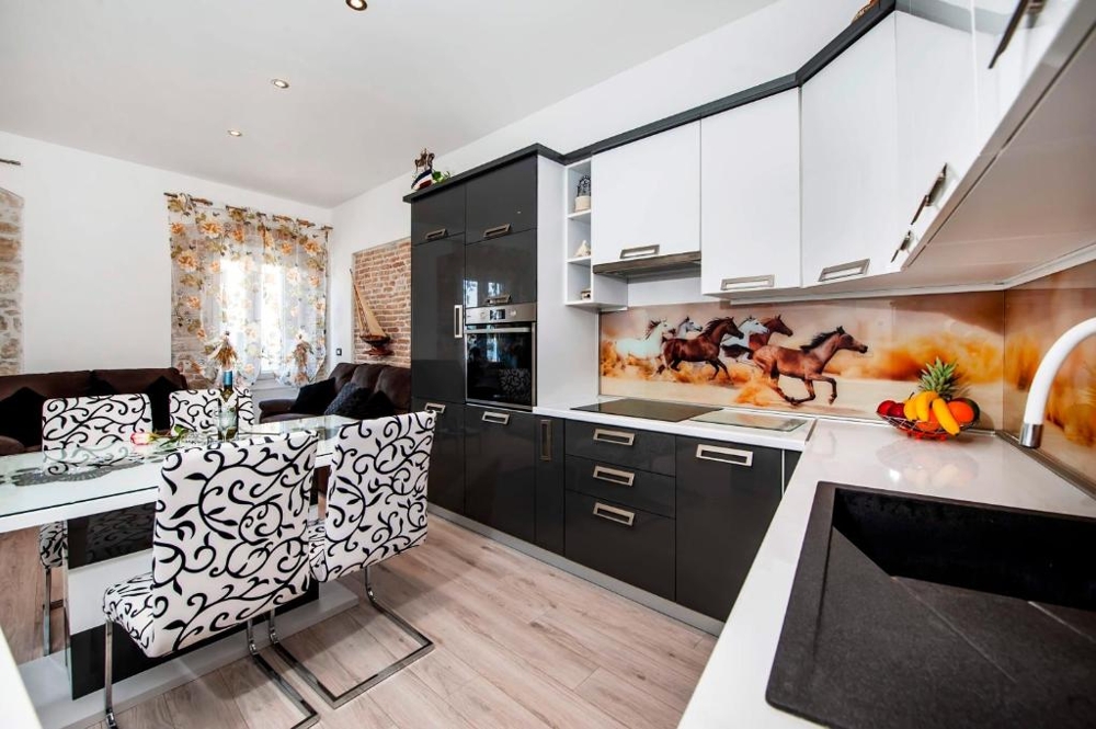 Modern kitchen with kitchen island