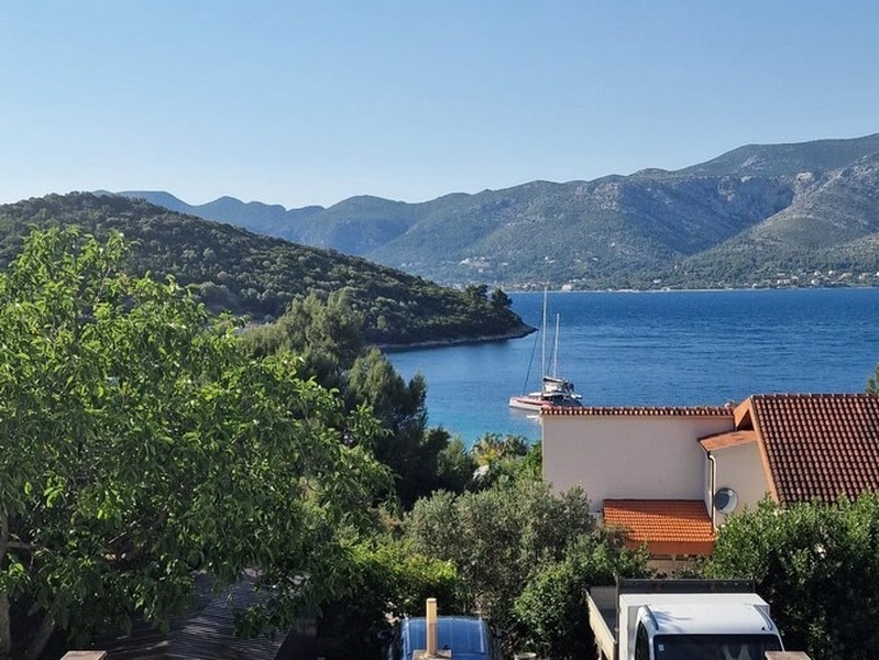 Apartment with sea view in Zrnovska Banja, Korcula island
