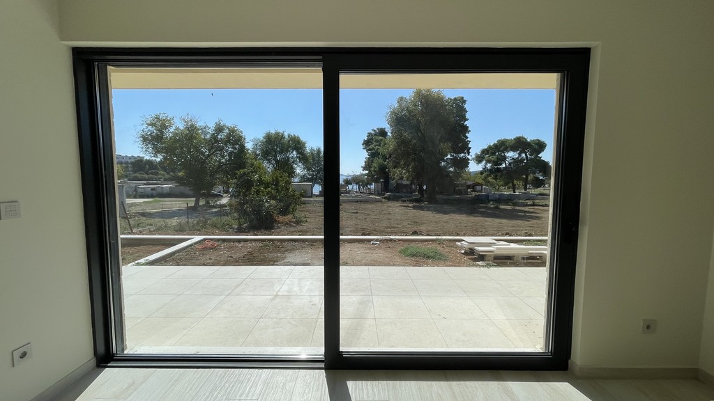 Sliding door from the living room to the terrace