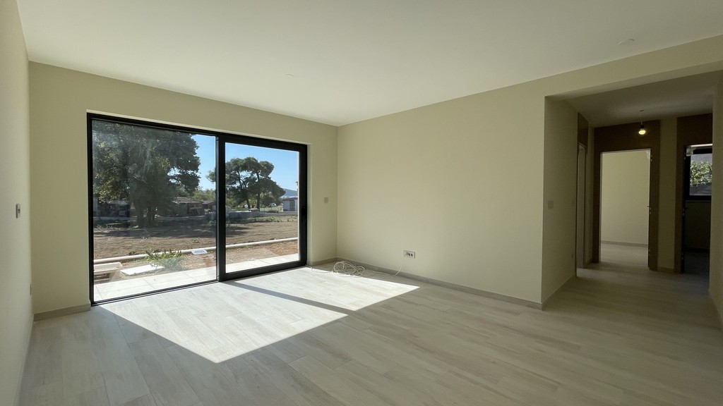 Living room with window front to the garden