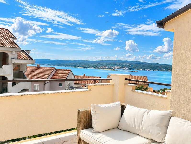 Apartment with sea view and terrace in Crikvenica
