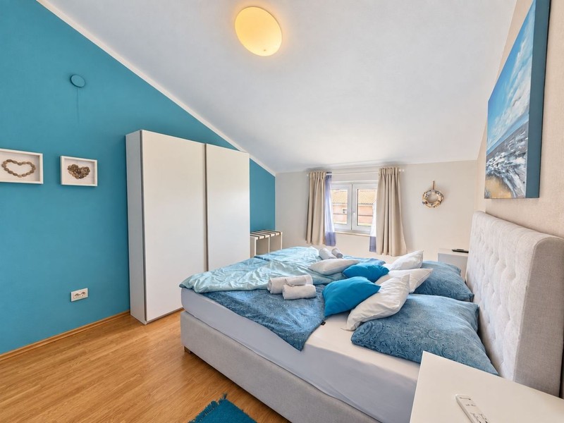 Bedroom with double bed
