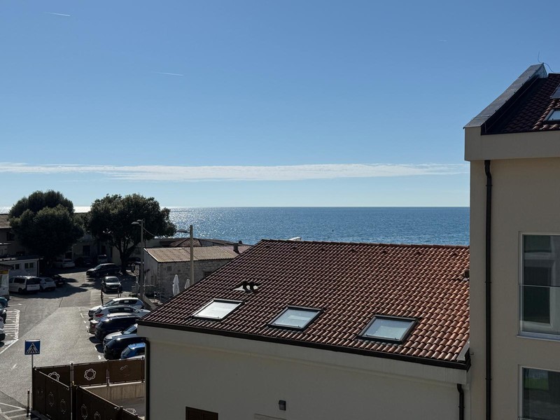 New-build apartment with sea view in the centre of Umag, Istria