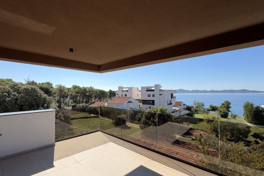 New-build apartment with sea view near Zadar