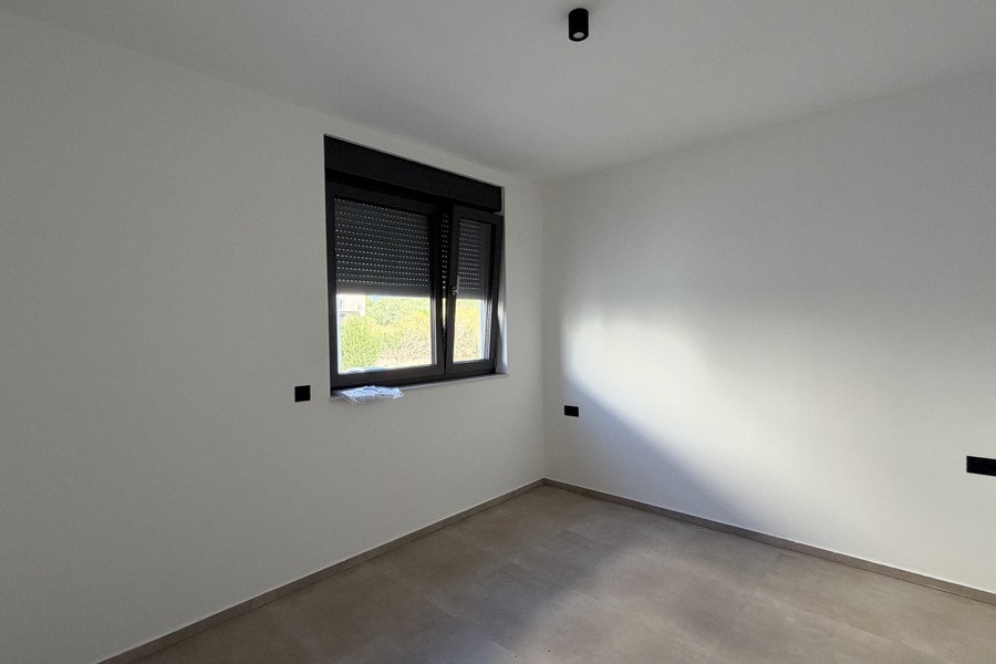 Bright room with window