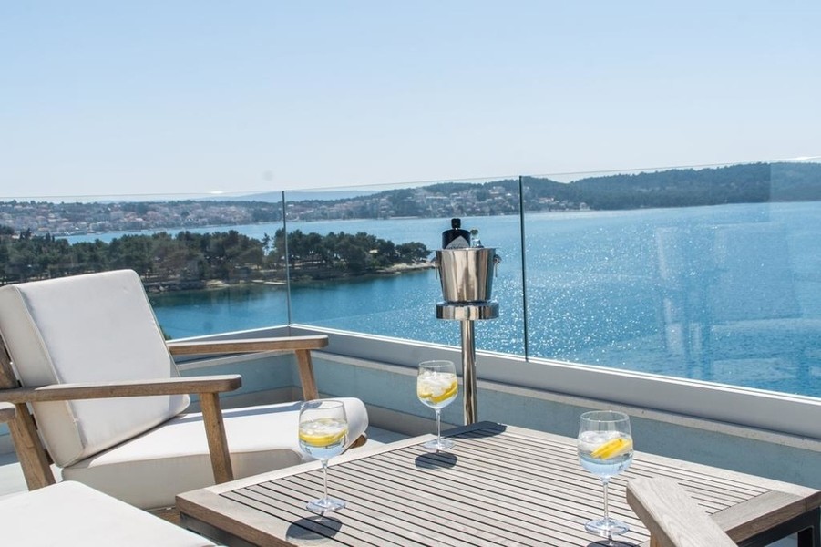 Penthouse with sea view on Ciovo Island near Trogir