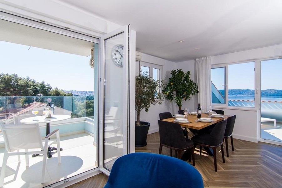 Dining area with access to the terrace