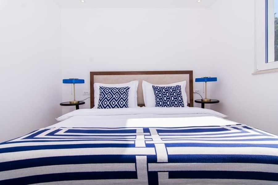 Bedroom with double bed