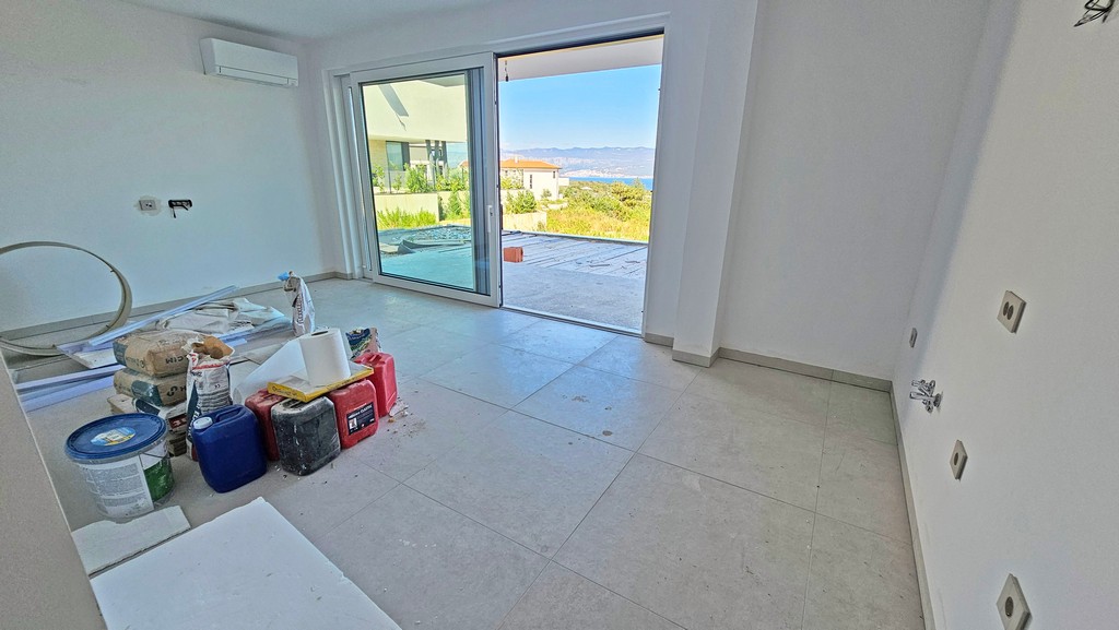 Living area with access to the terrace