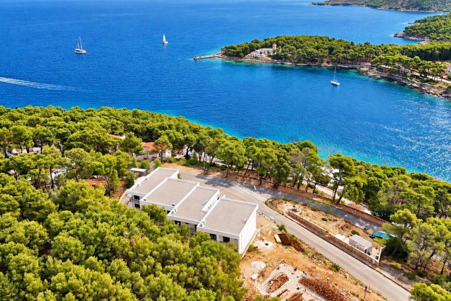 Maisonette apartment with sea view in Jelsa on Hvar