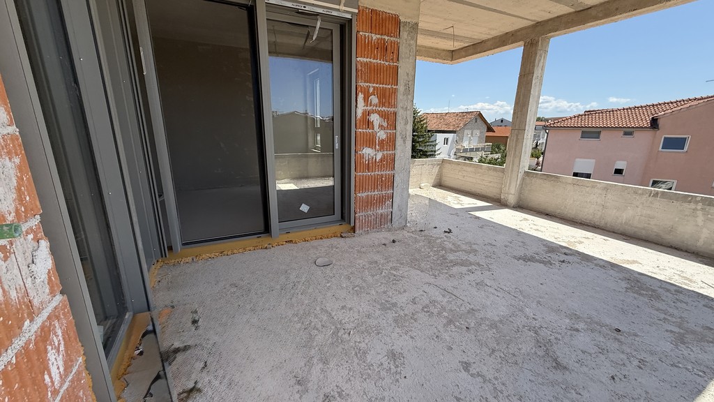 Terrace with access to the living area