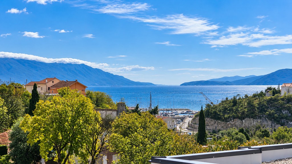 View of the sea and the bay
