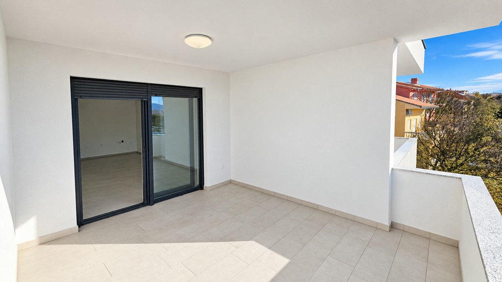 Living room with sliding door to the loggia