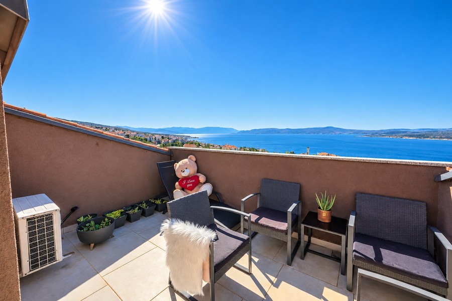 Apartment with terrace and sea view in Crikvenica
