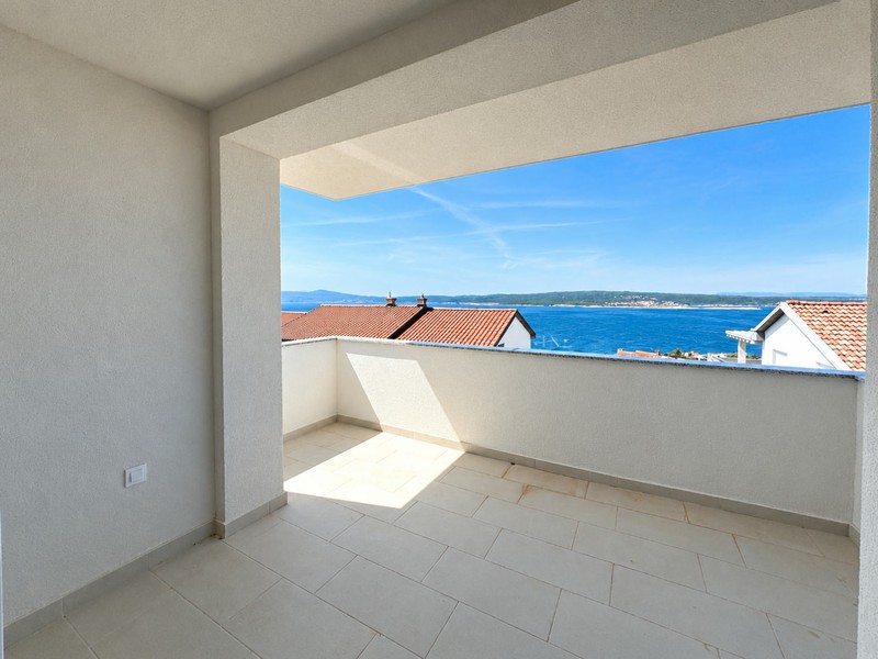 New-build apartment with covered terrace and sea view in Crikvenica